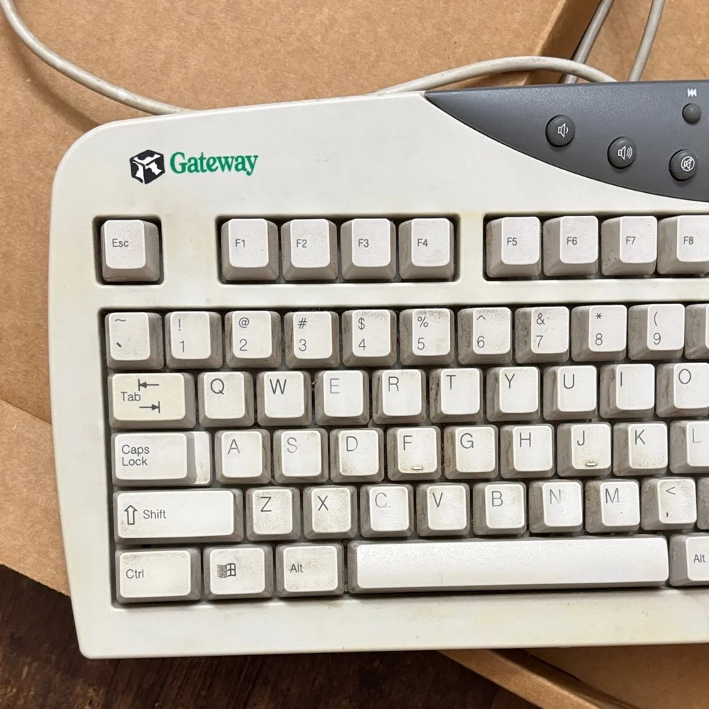 Gateway SK-9920 Wired Multifunction PS2 Computer Keyboard - Picture 3 of 14